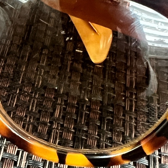 Prada sunglasses with box and case. - Picture 5 of 7